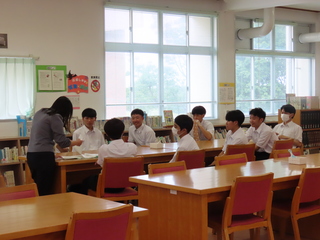 中学校の先生と懇談