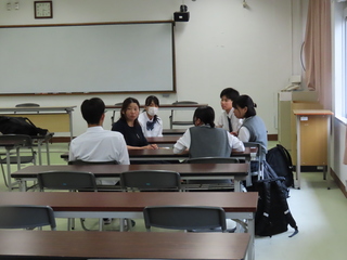 中学校の先生と懇談