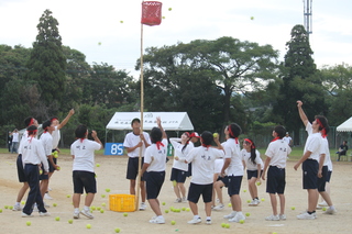 玉入れ（紅組）