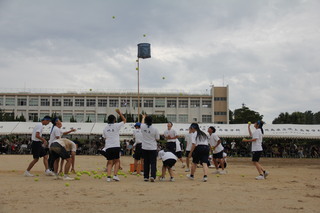 玉入れ（青組）