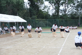 障害物競走（カンガルー跳び）