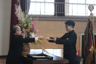 卒業証書授与（電子機械科）